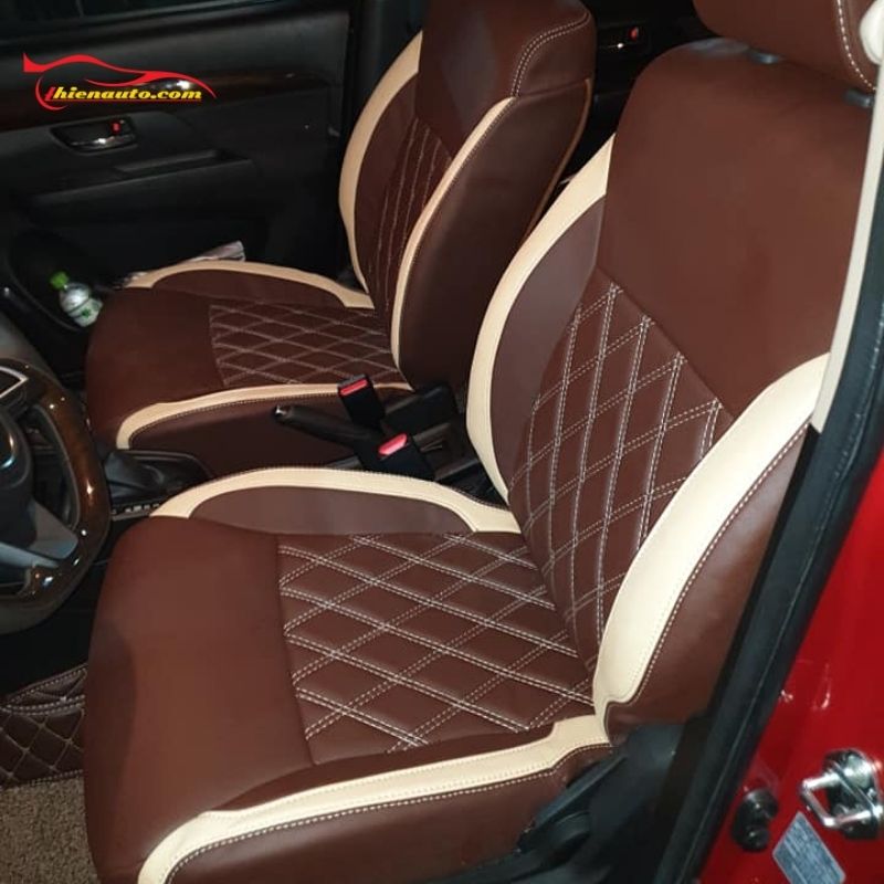 Mẫu ghế da Suzuki Ertiga họa tiết ô vuông và quả trám