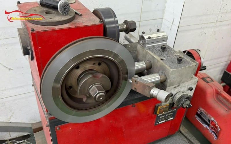 Máy lãng đĩa phanh ô tô tại Phukiensuzuki