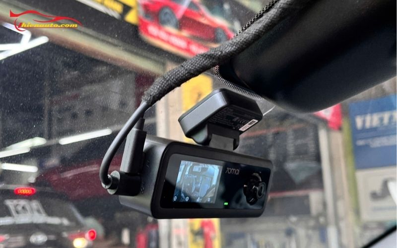 Hình ảnh lắp camera hành trình chuẩn kỹ thuật tại Phukiensuzuki-Thiện Auto