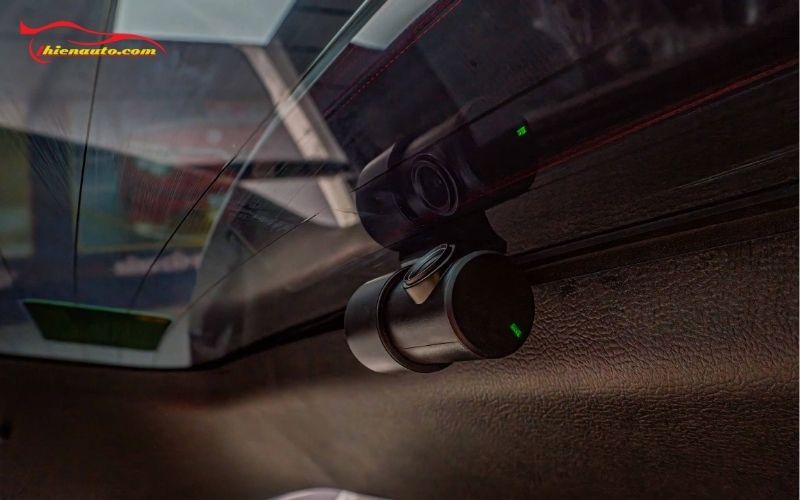 Hình ảnh lắp camera hành trình chuẩn kỹ thuật tại Phukiensuzuki-Thiện Auto