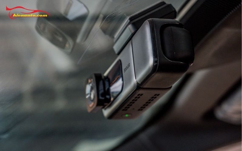 Hình ảnh lắp camera hành trình chuẩn kỹ thuật tại Phukiensuzuki-Thiện Auto