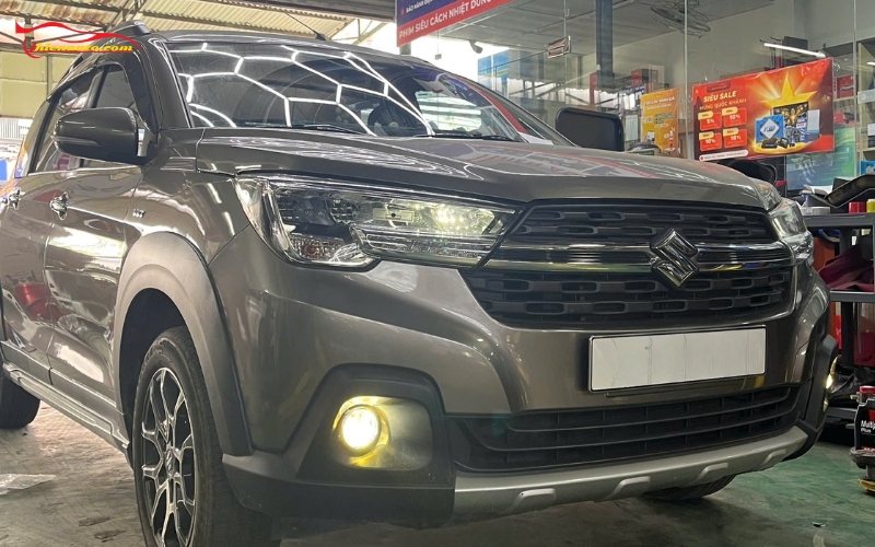 Đèn bi gầm Suzuki XL7 đèn X-Light F10 Pro V2 tích hợp 3 nhiệt màu