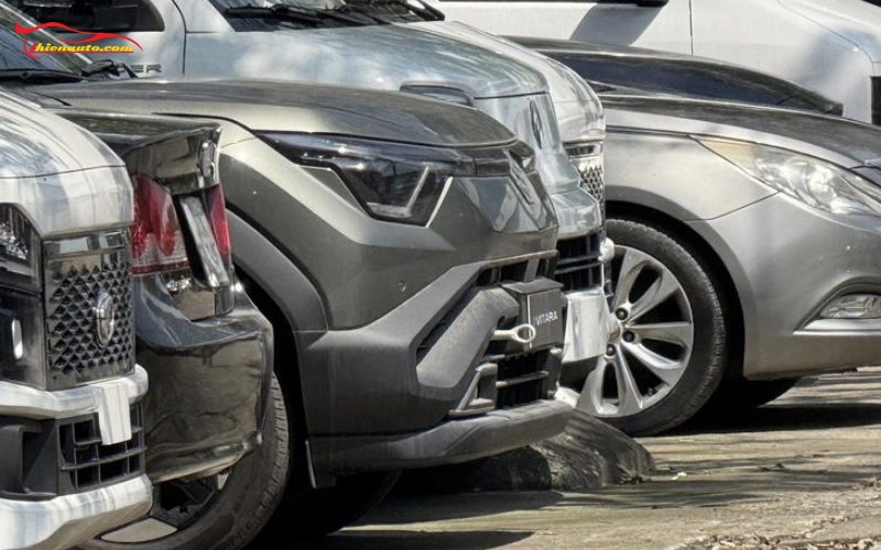 Suzuki eVitara ra mắt Việt Nam đã được bắt gặp tại trung tâm thử nghiệm khí thải ở Hà Nội