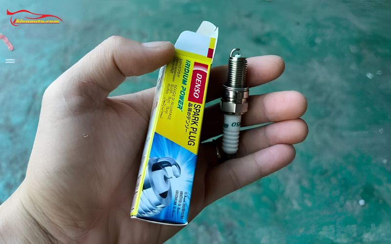 Thay bugi Suzuki XL7: Bugi kim Iridium Denso
